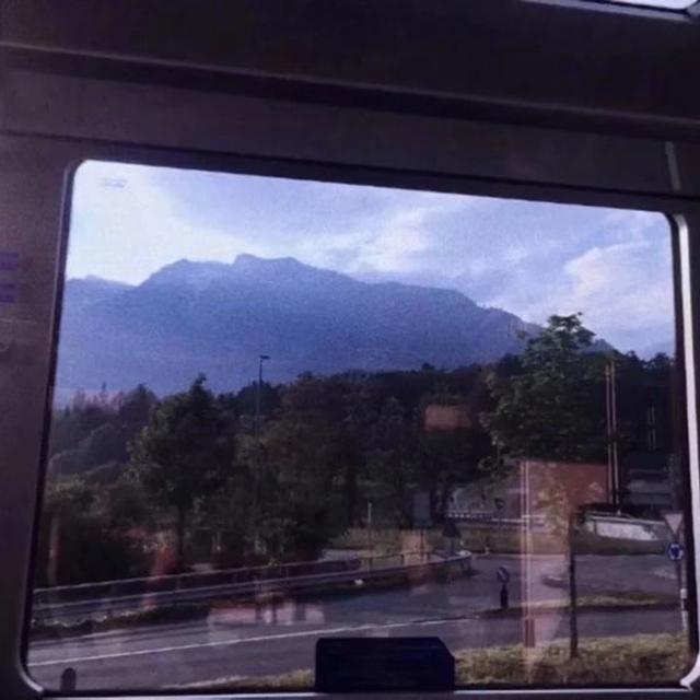 MOM（翻自 你的二智bb）