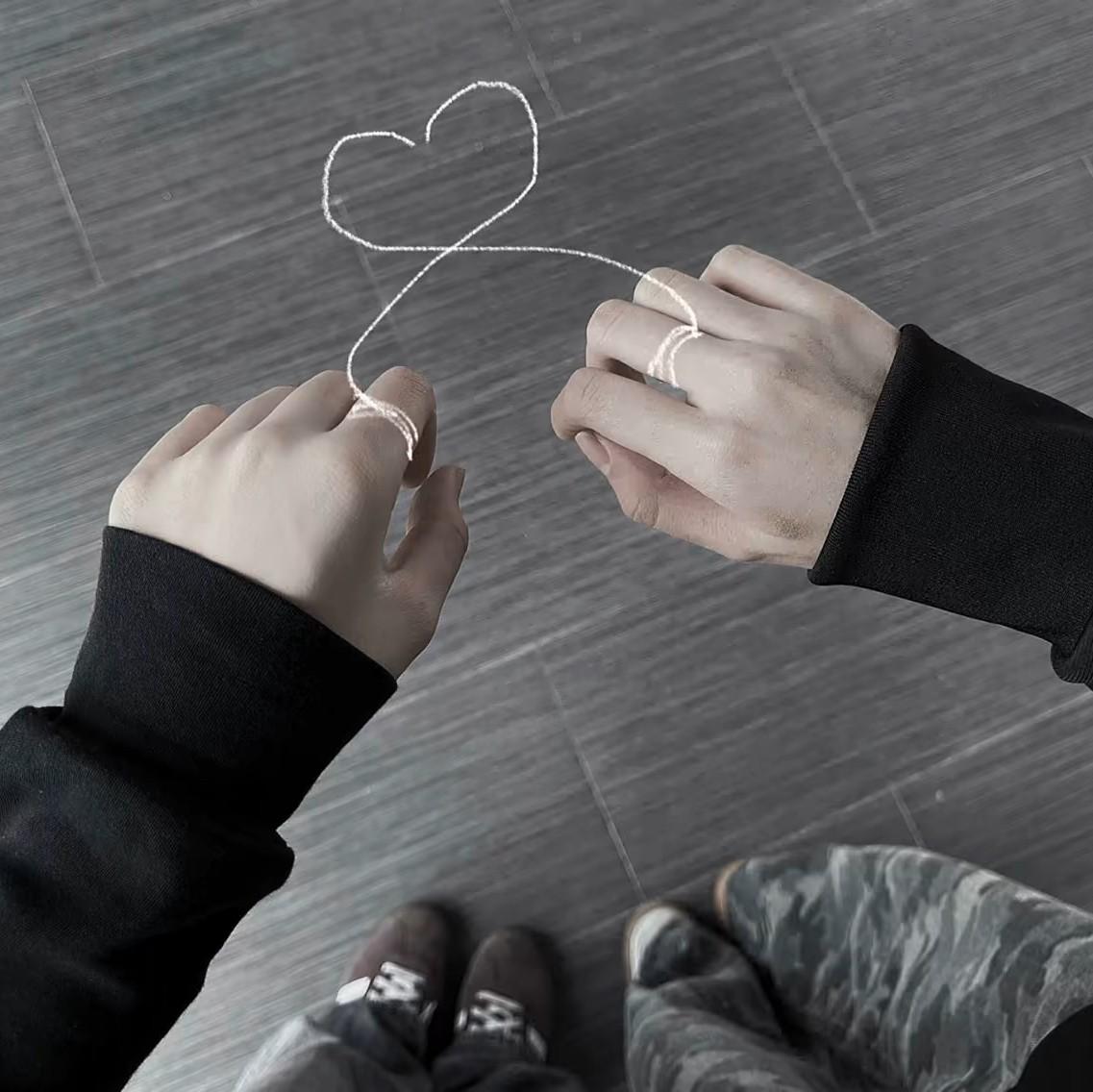 愛是肋骨 你剛好長在痛處。   