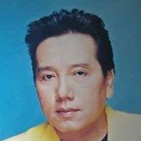 Elvis Phương