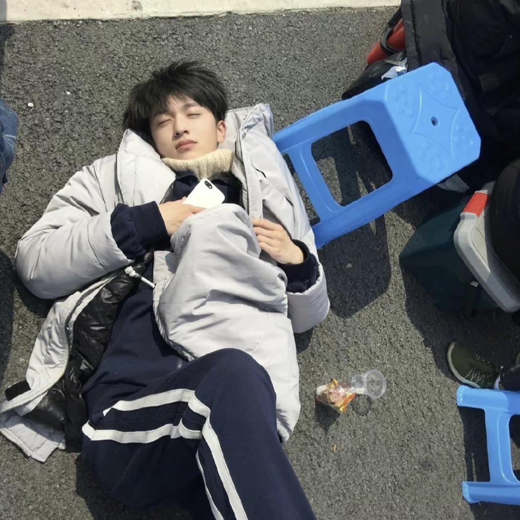 茉莉花味的下雨天