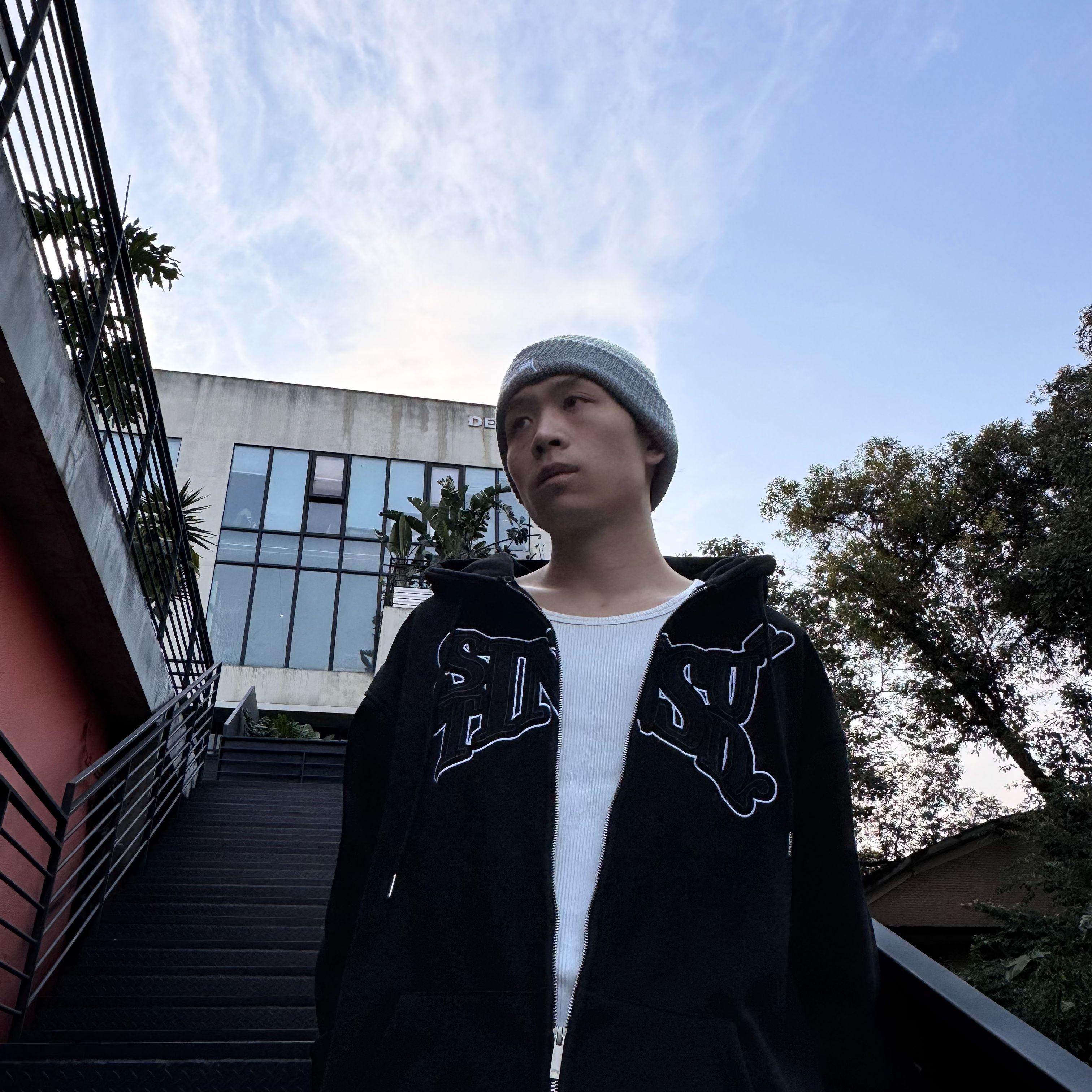 爱（prod by.CHOWCHOW)封面