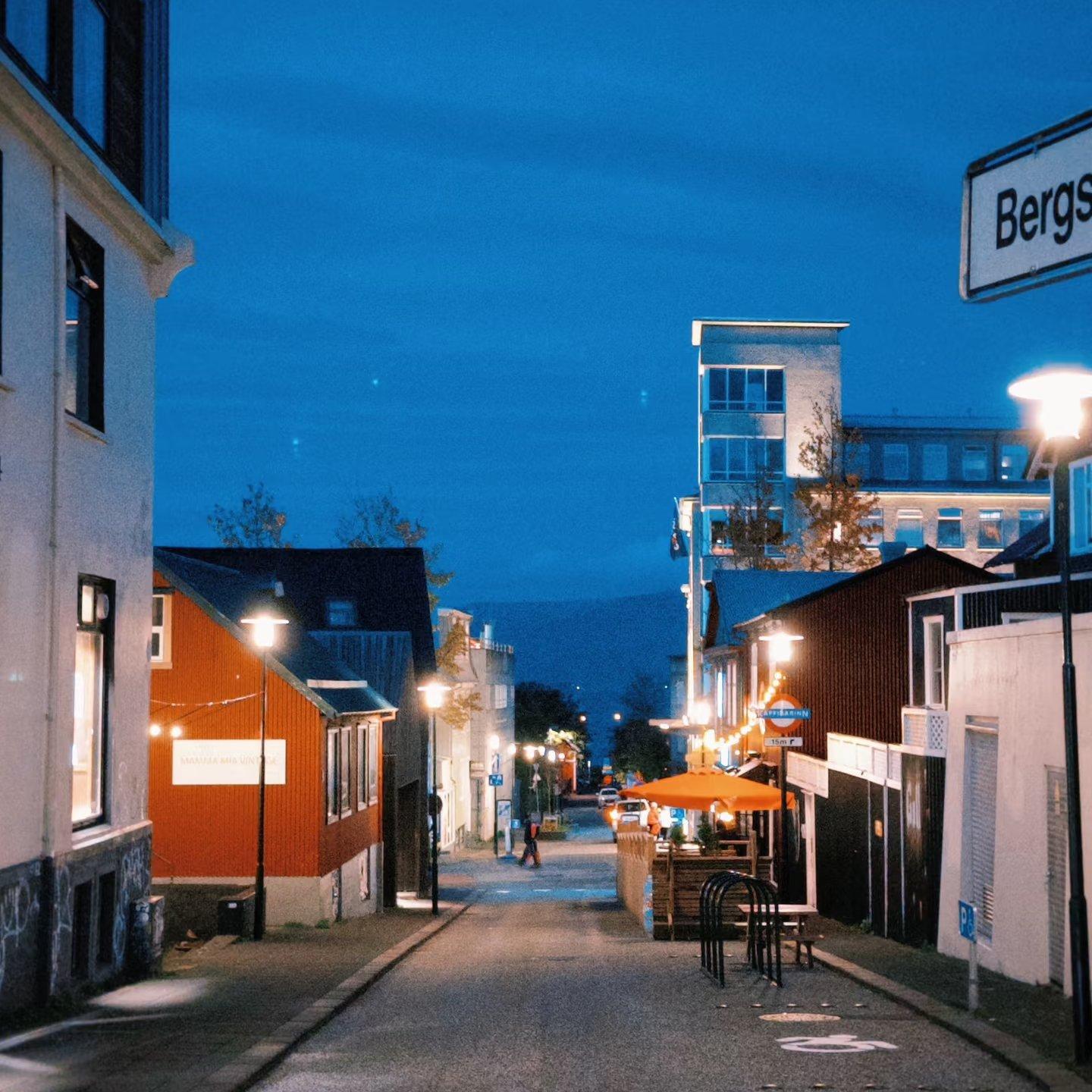 冰岛｜极夜下的蓝调时刻，适合深夜与独处