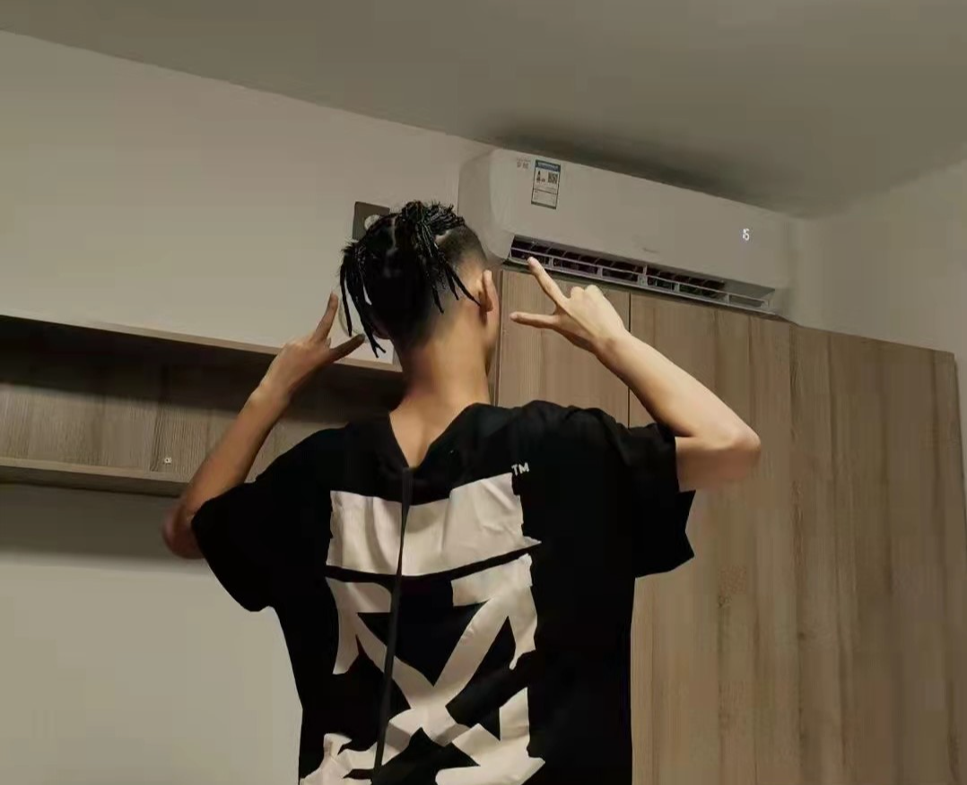 Lil Tzy刘踢几