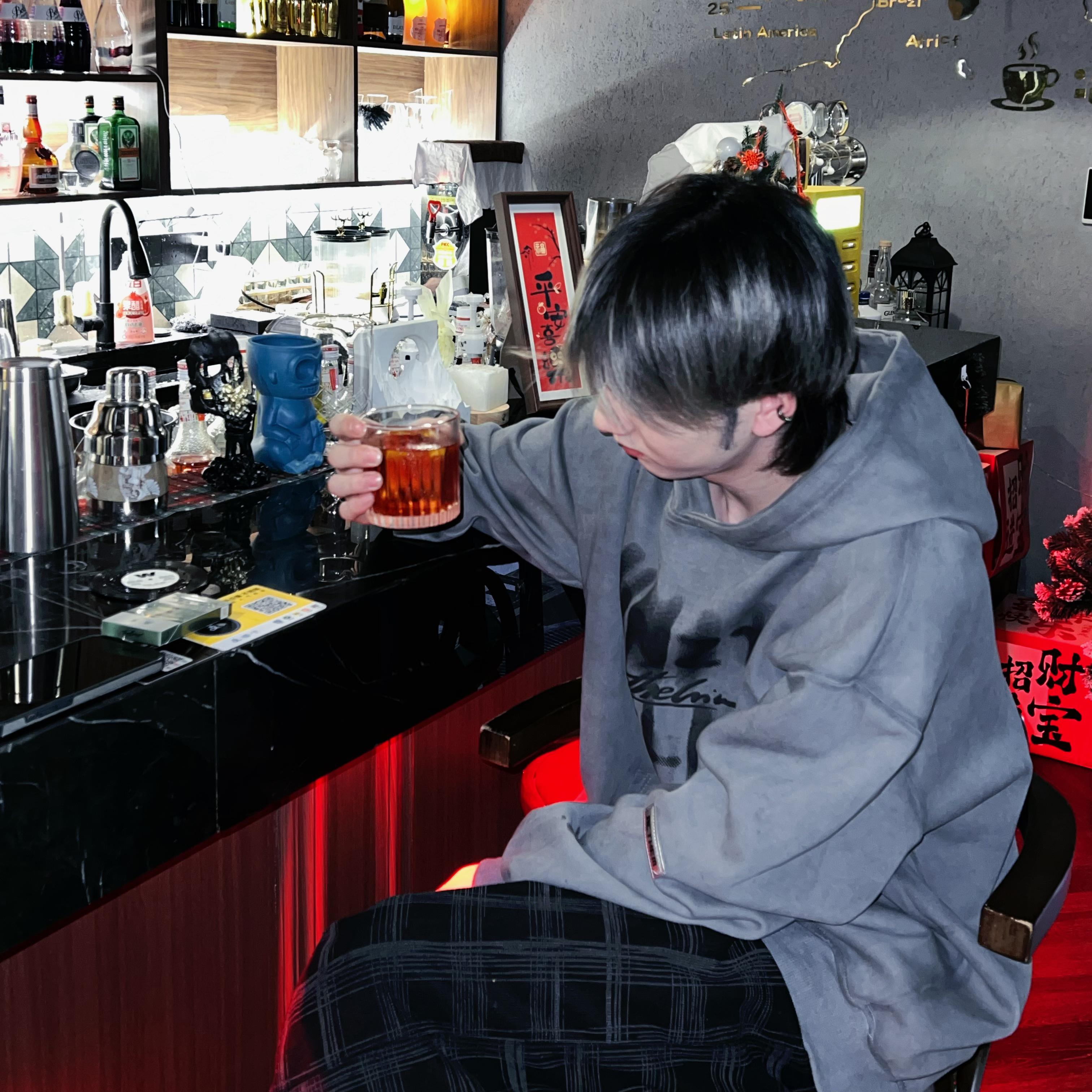 小v (Prod By.Fai)封面
