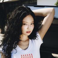 JENNIE