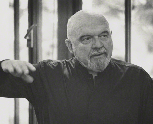 Robert Tear