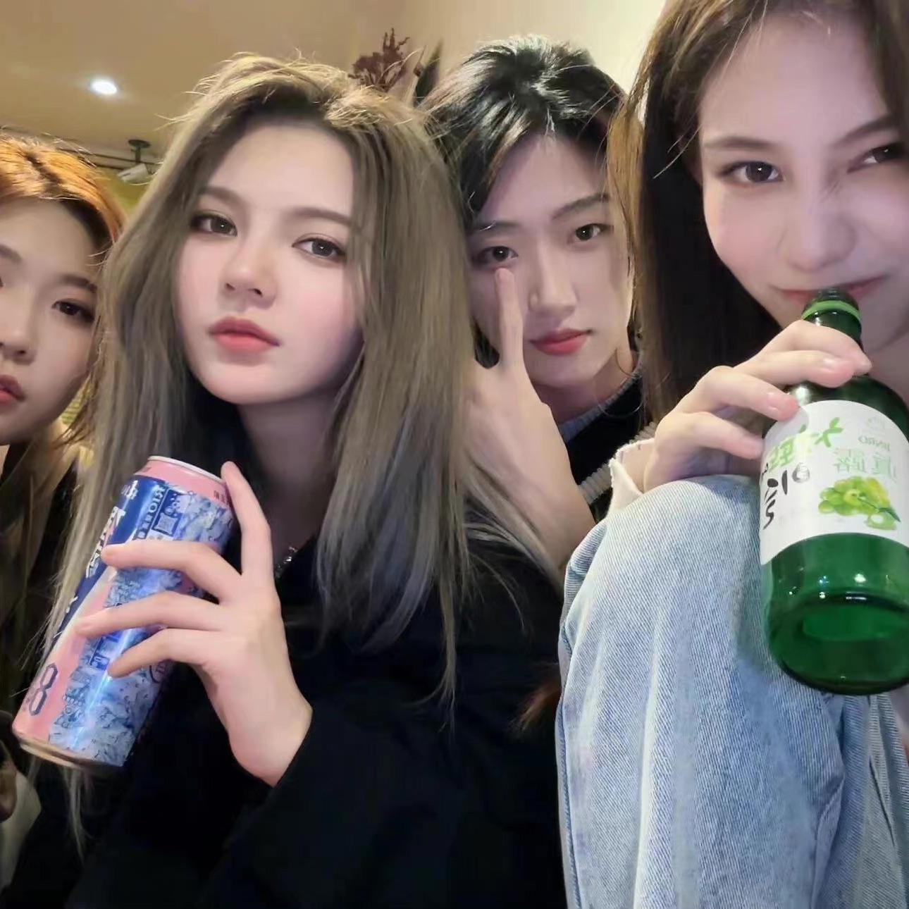 私奔到月球-袁一琦郝婧怡张月铭闫娜 - 嫒封面