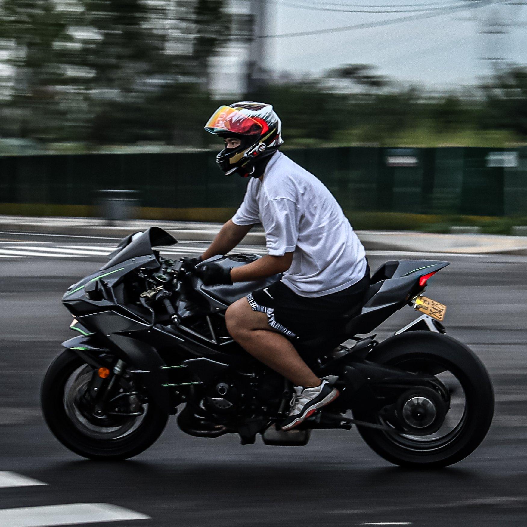 财神爷心尖上的大帅哥