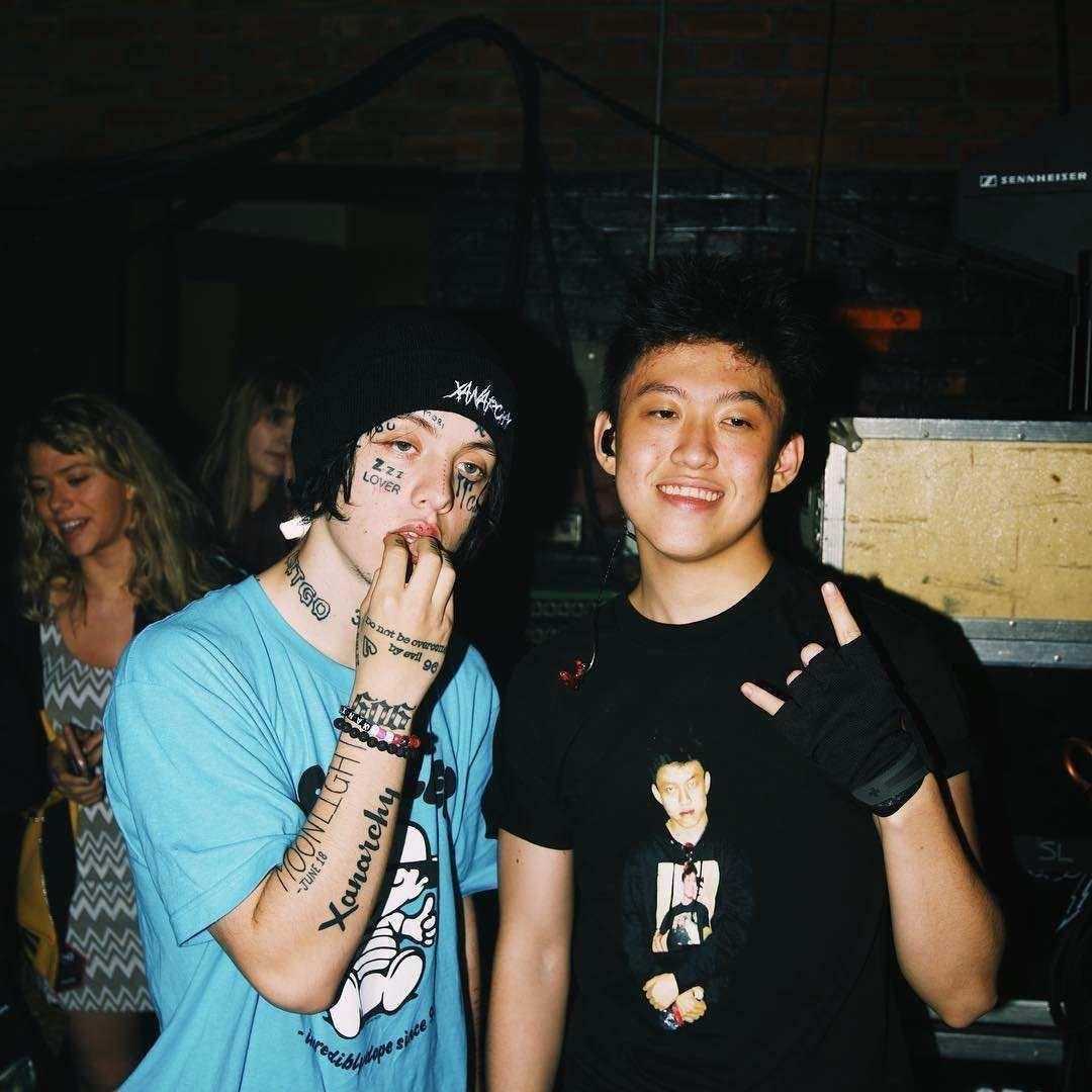 请收听今天的英文歌