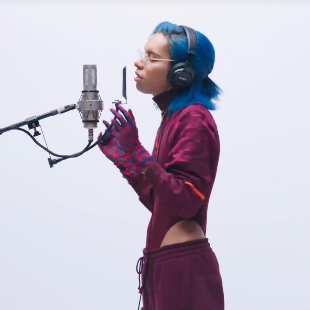 「女王蜂」Queen Bee