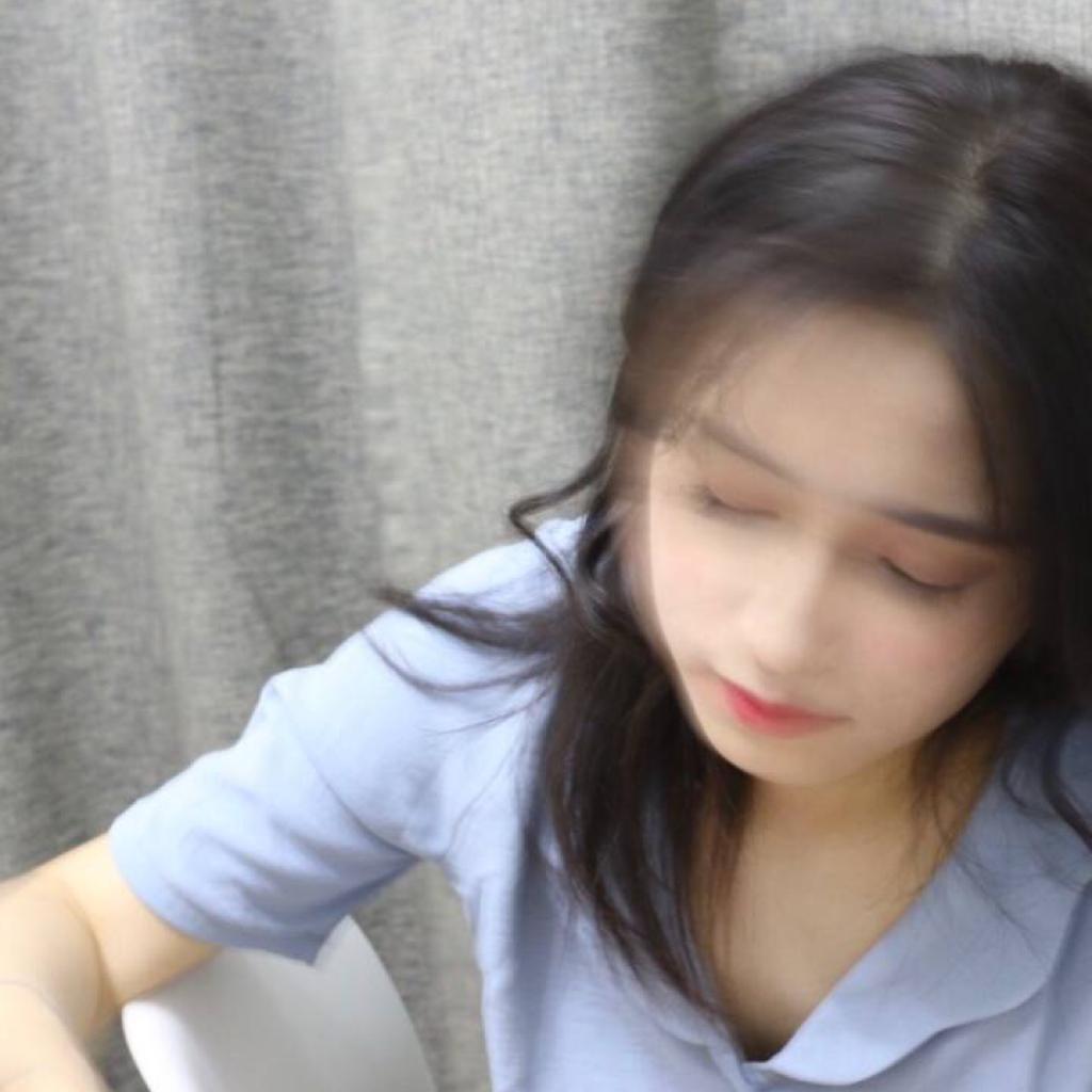 特立独行的女高中生