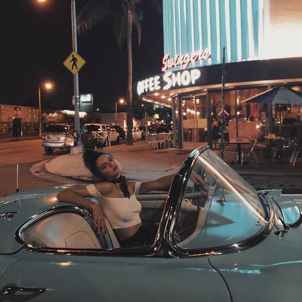 开车（指驾驶车辆）听