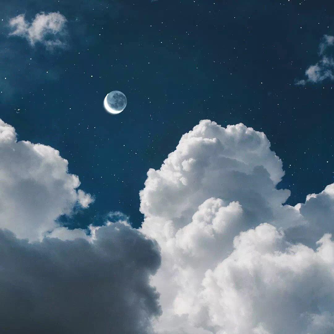 Луна на ночном небе17