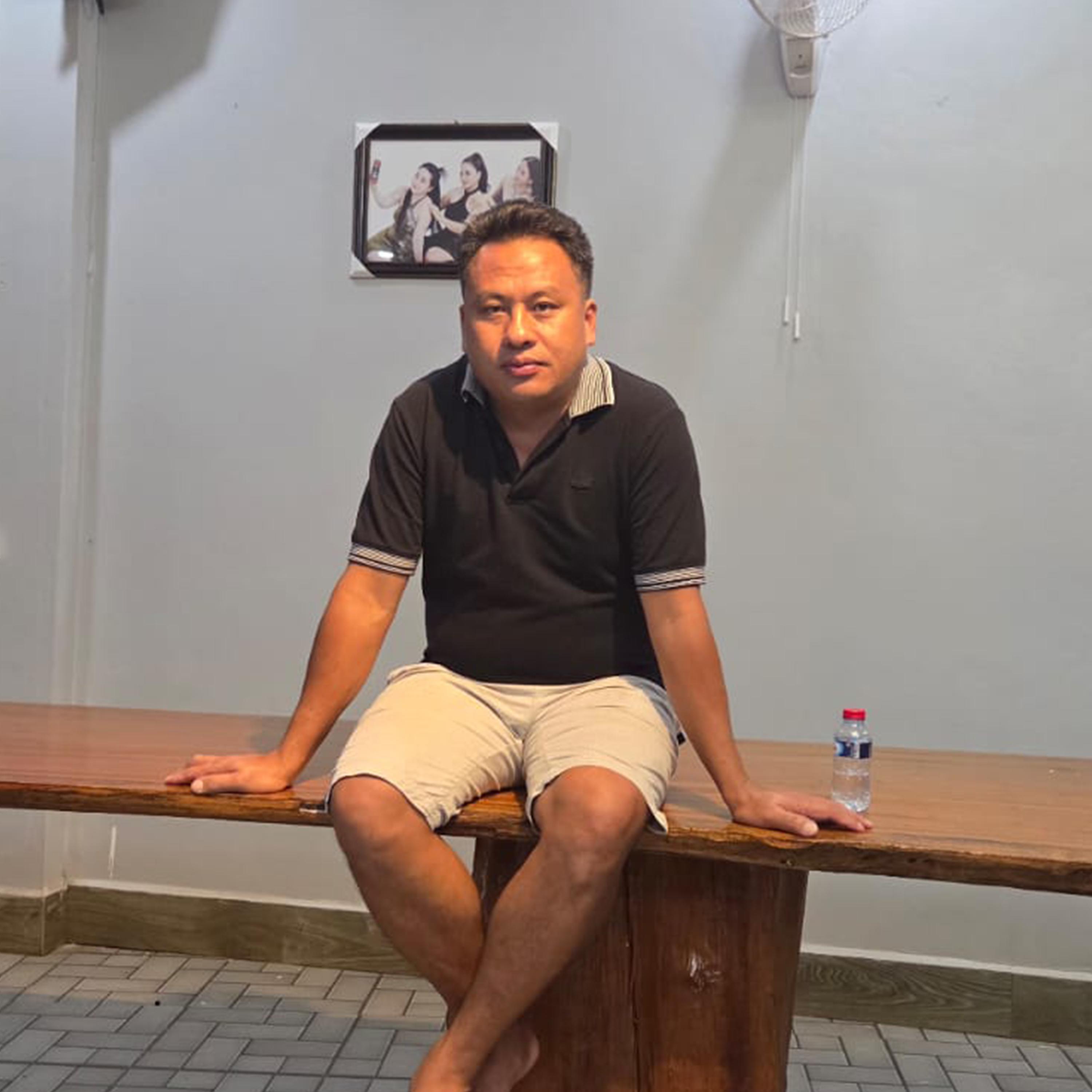 Poj Ntxoog los nyiav kuv niam txhais khau noog