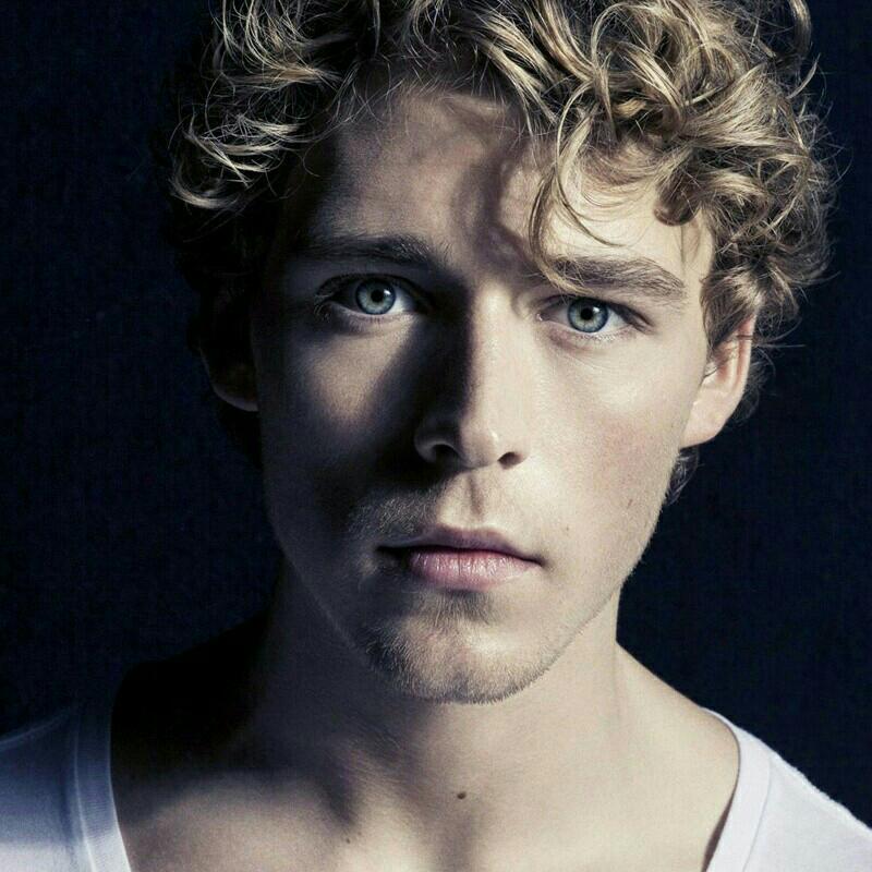 Christopher无限循环单曲