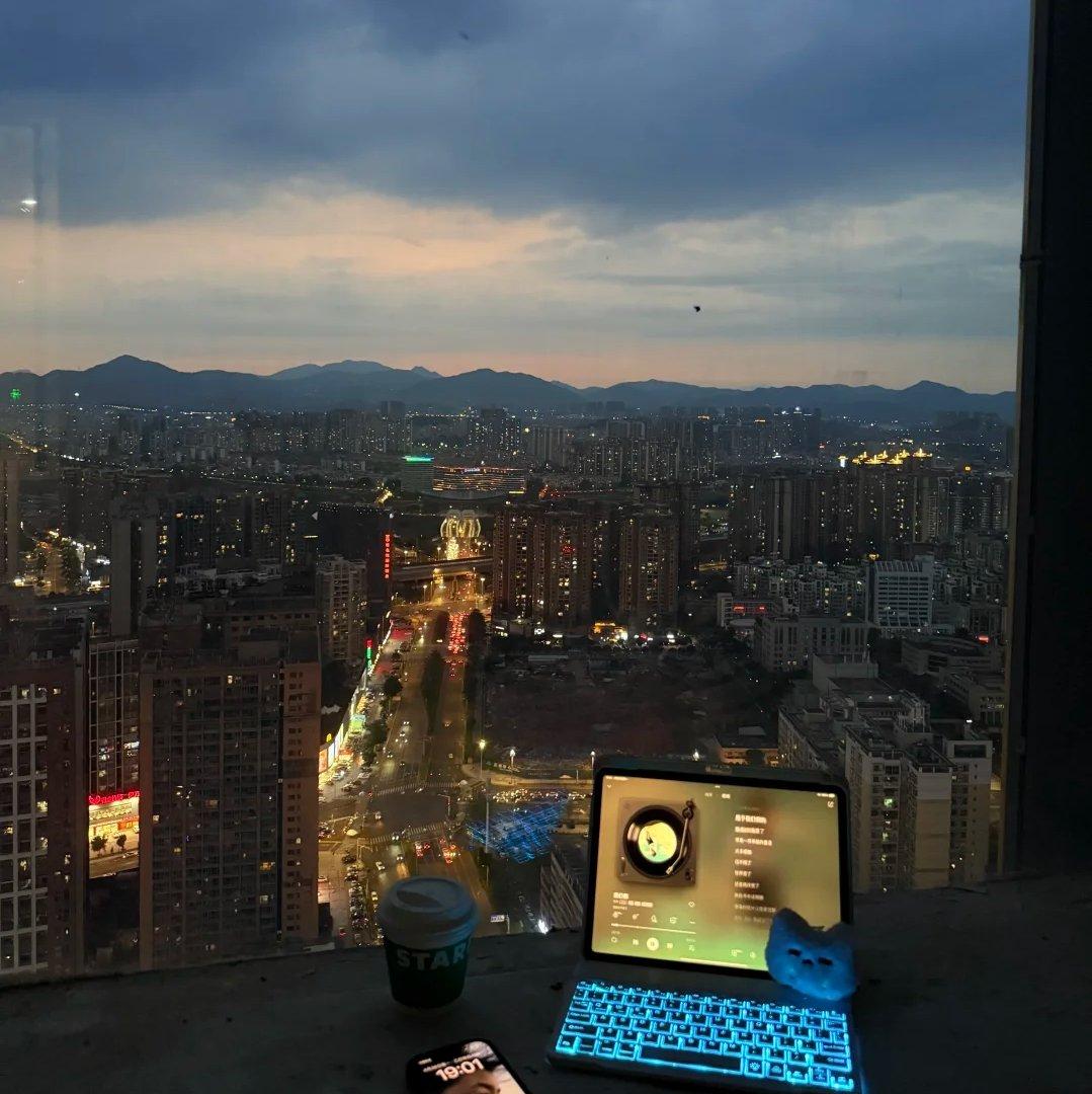 伤心玻璃夜封面