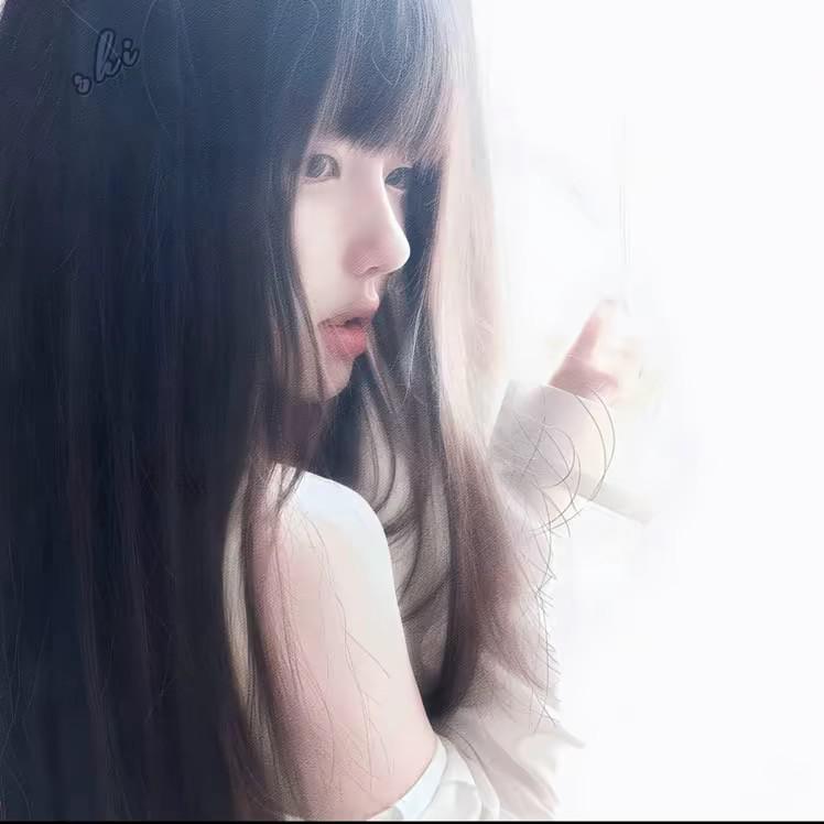 黄昏下模糊的侧脸专辑