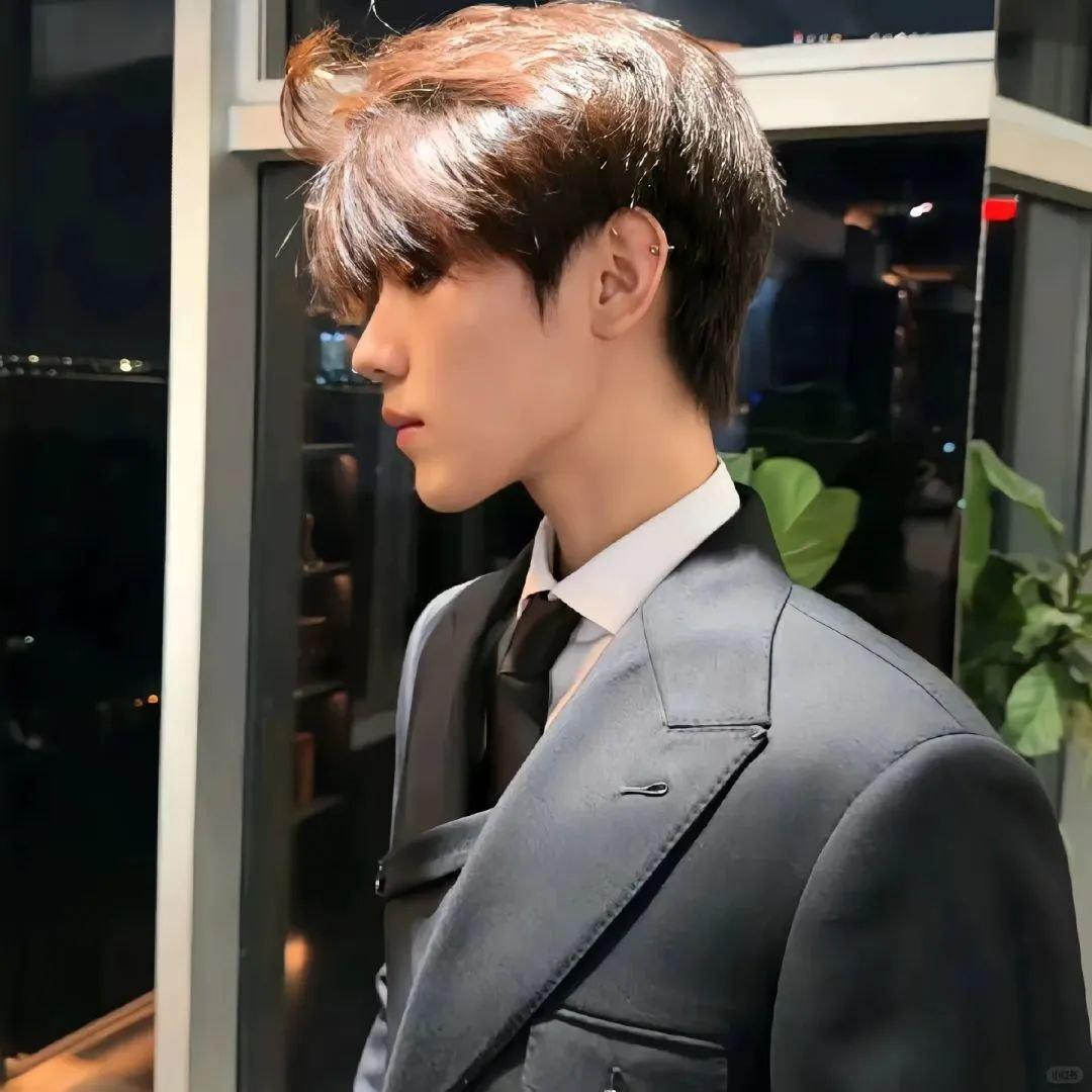 深夜emo时刻：天花板级伤感情歌精选