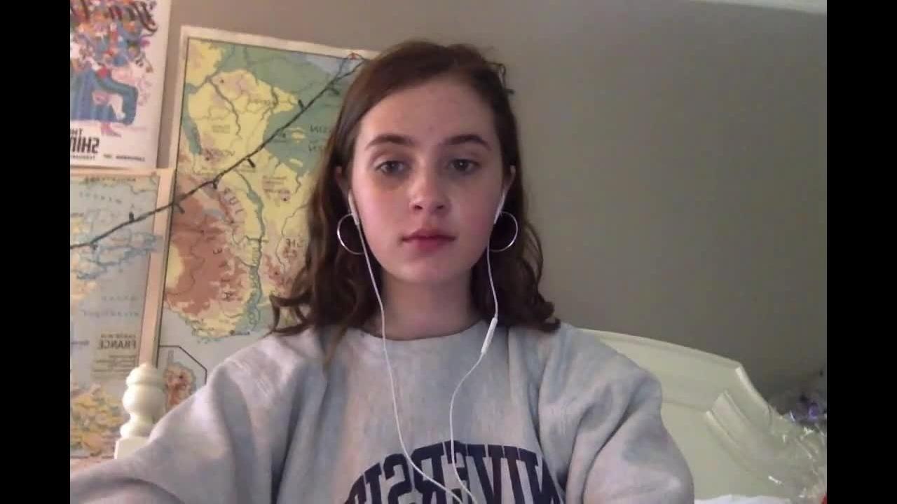 Pretty Girl Clairo 高清MV 网易云音乐