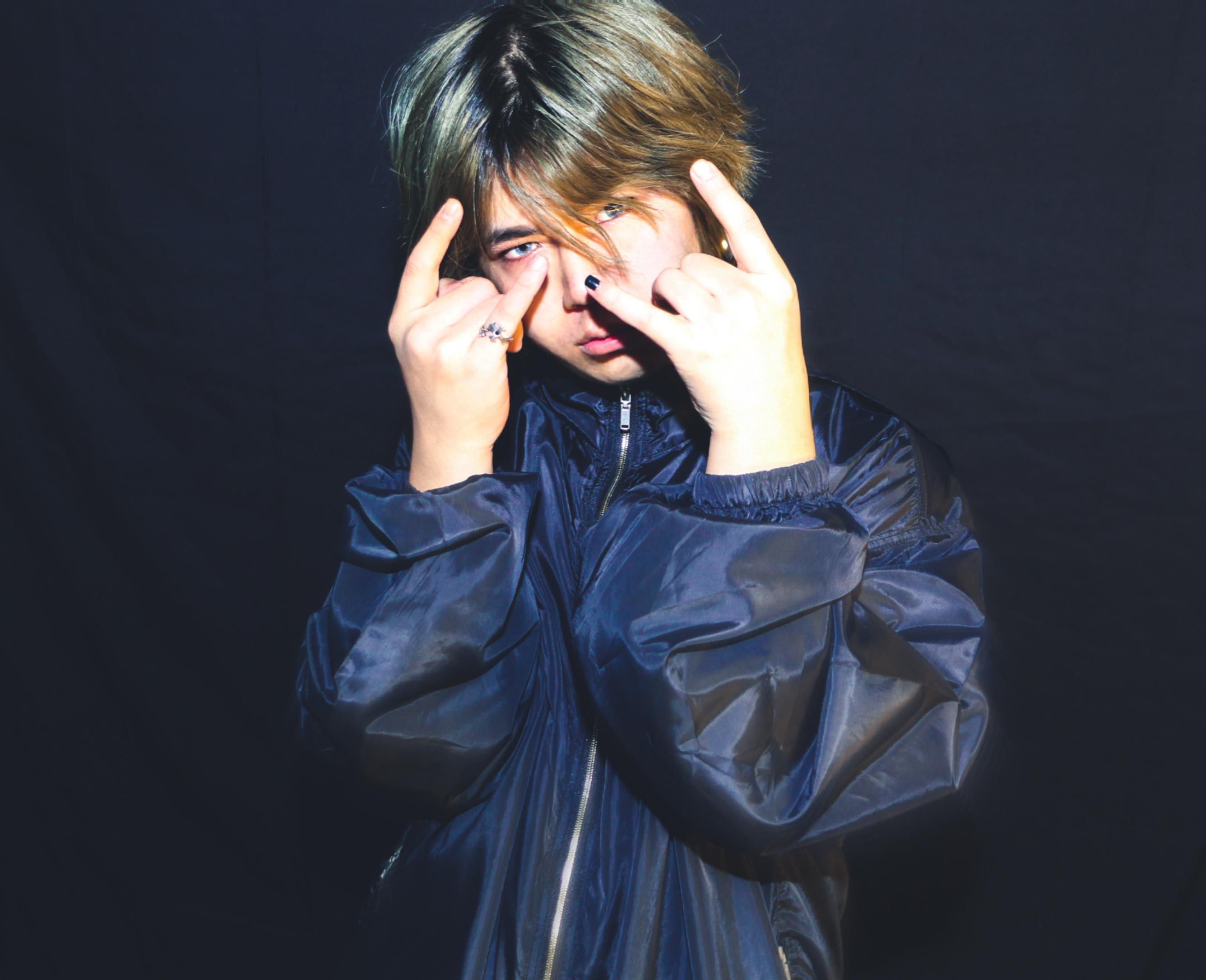 Hide_ Môi Cam