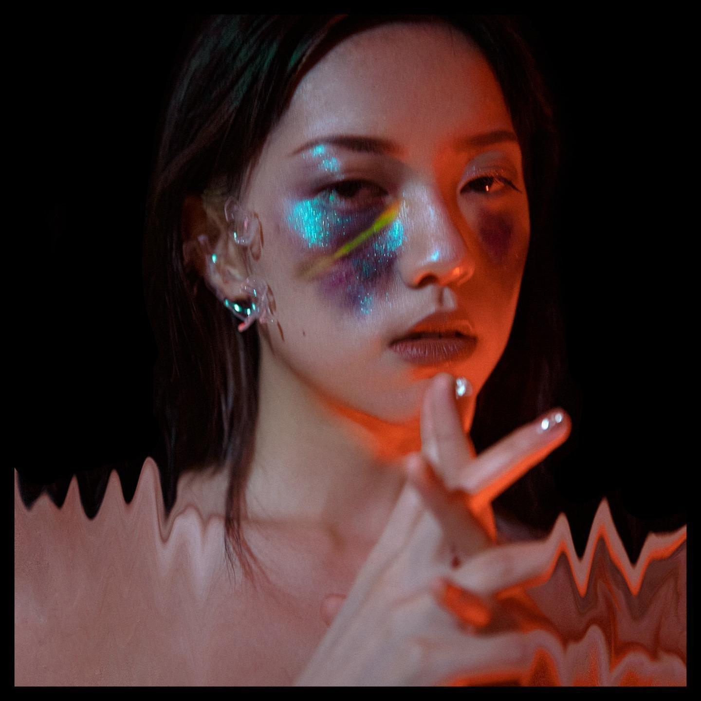 于贞：“沙哑颗粒 酷飒女力”