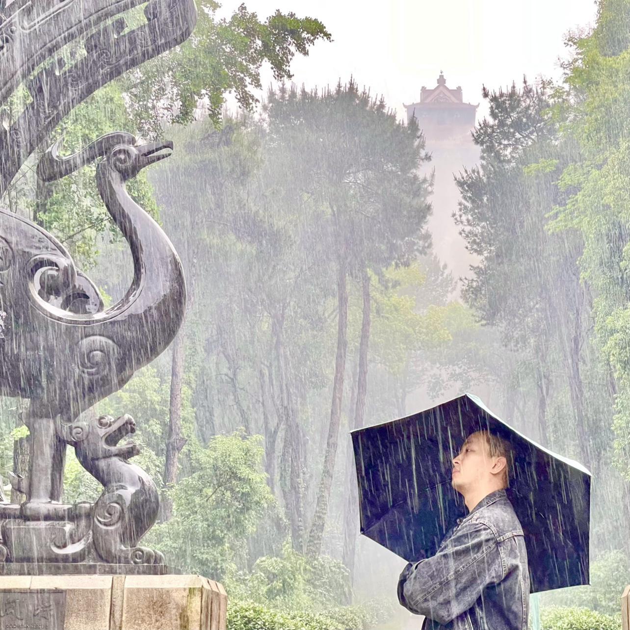 水流众生（翻自 李健）封面