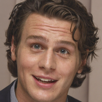 Jonathan Groff