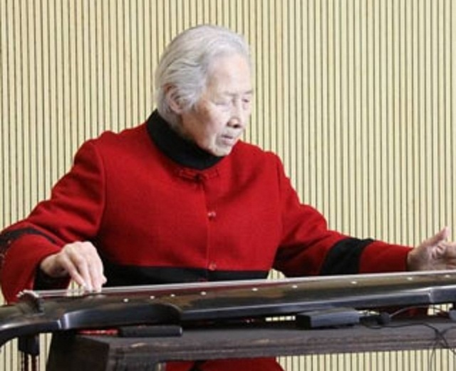 叶名佩