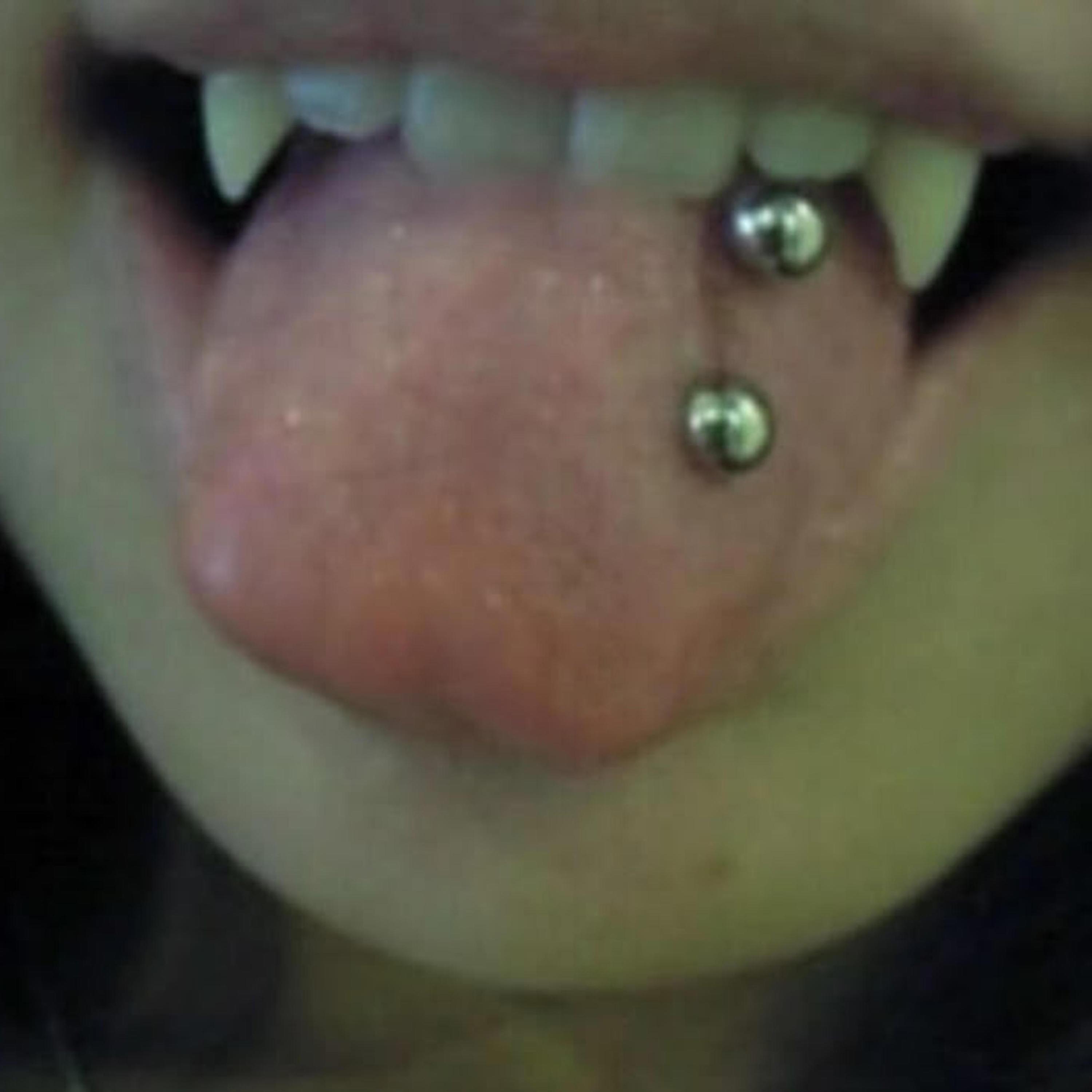 cutesexymonster (feat. TheyhxteAnt, bleood & deffici1e)