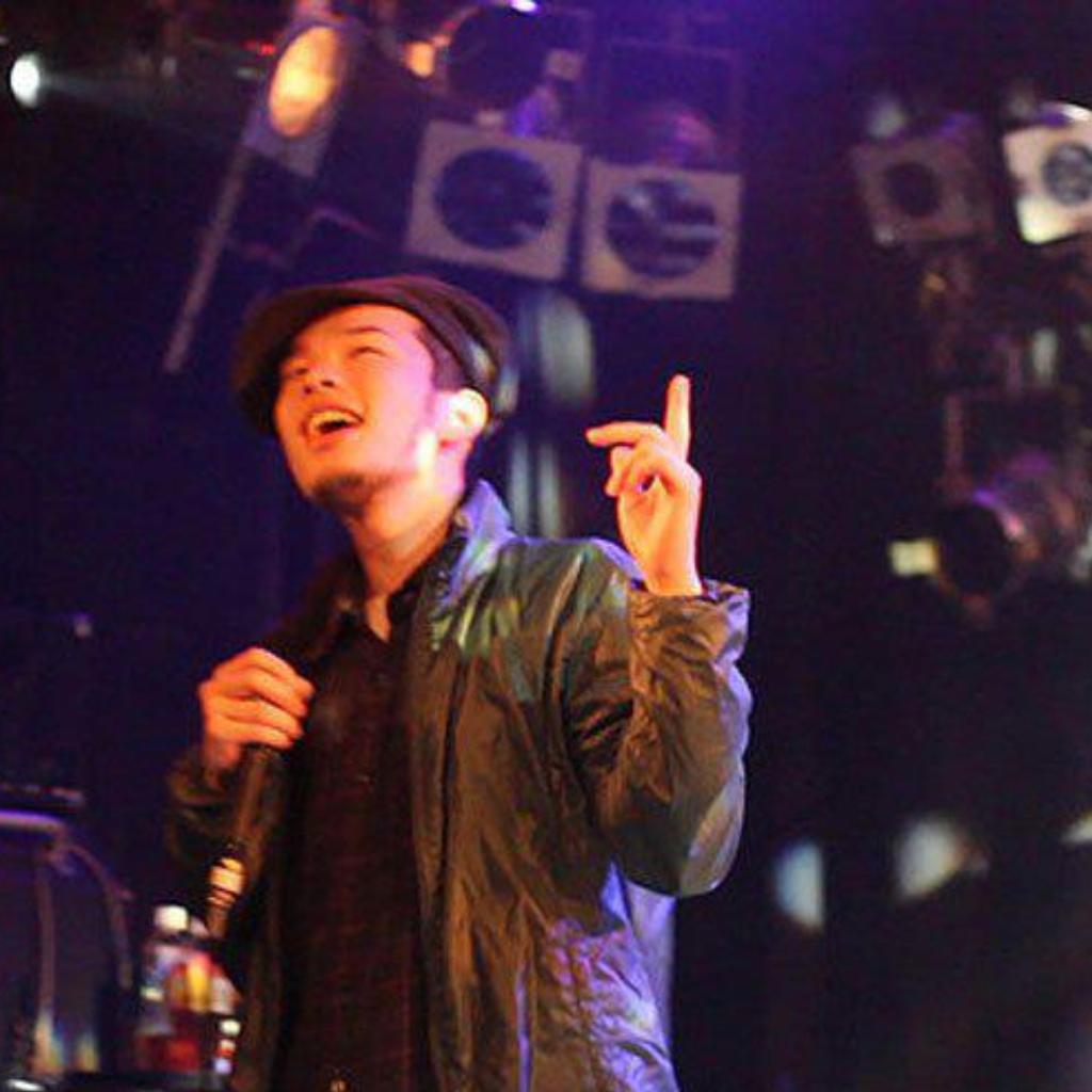 听歌请带好耳机