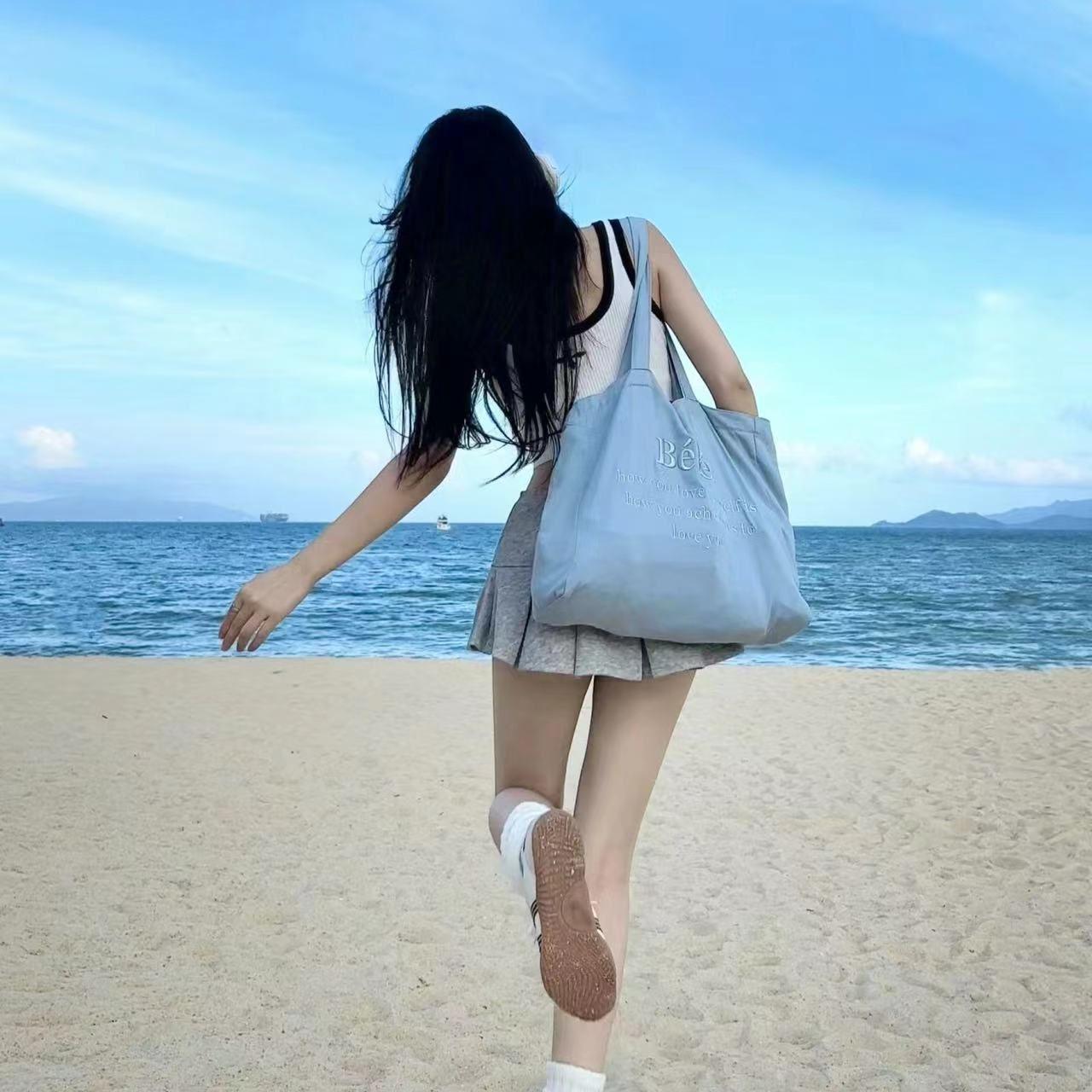 阳光下的星星封面