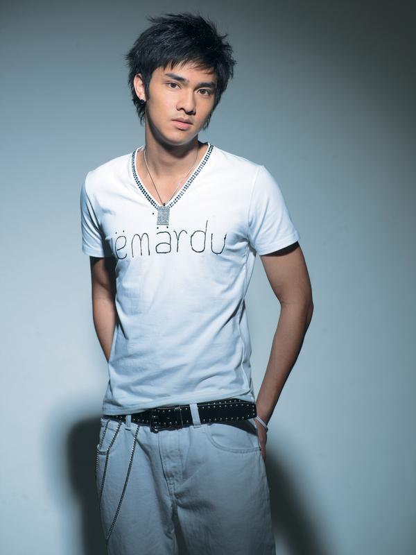 谭咏麟《大喊包》