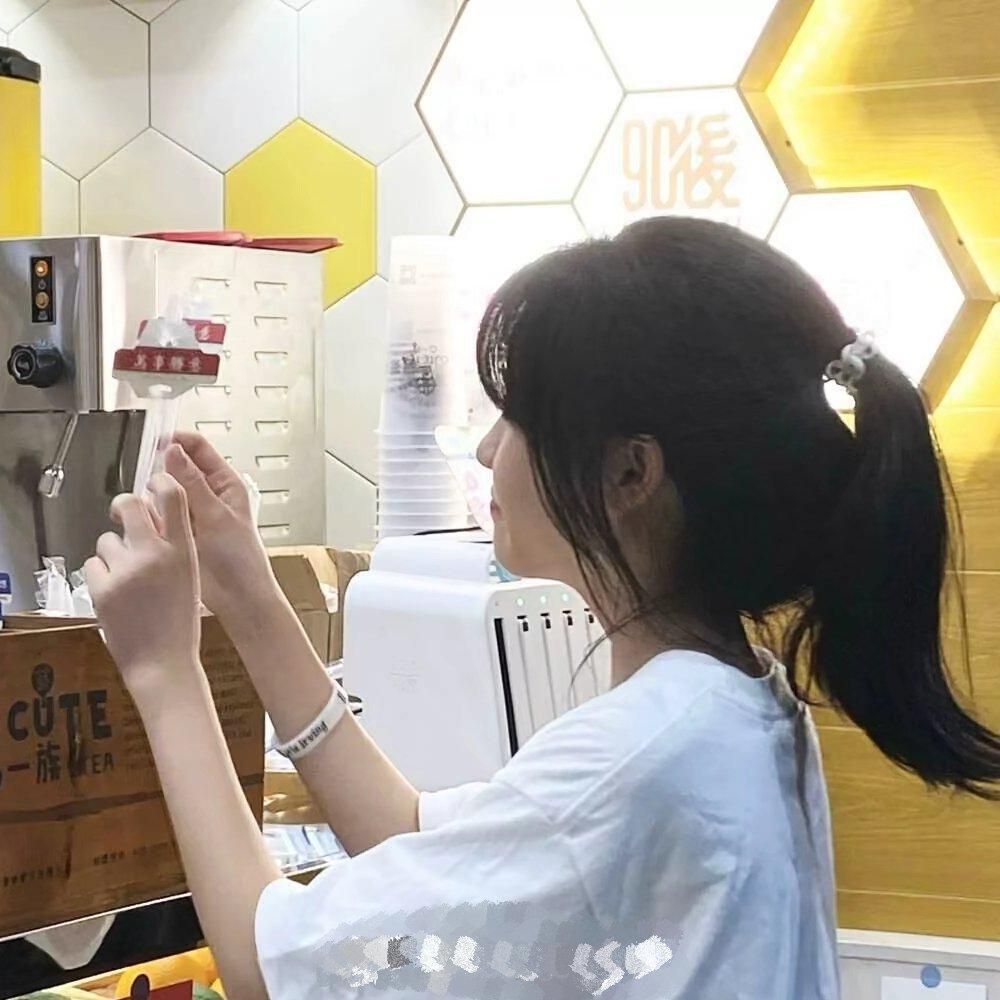 遇见你不容易_JLvm