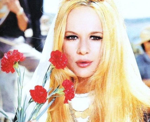 Aliki Vougiouklaki