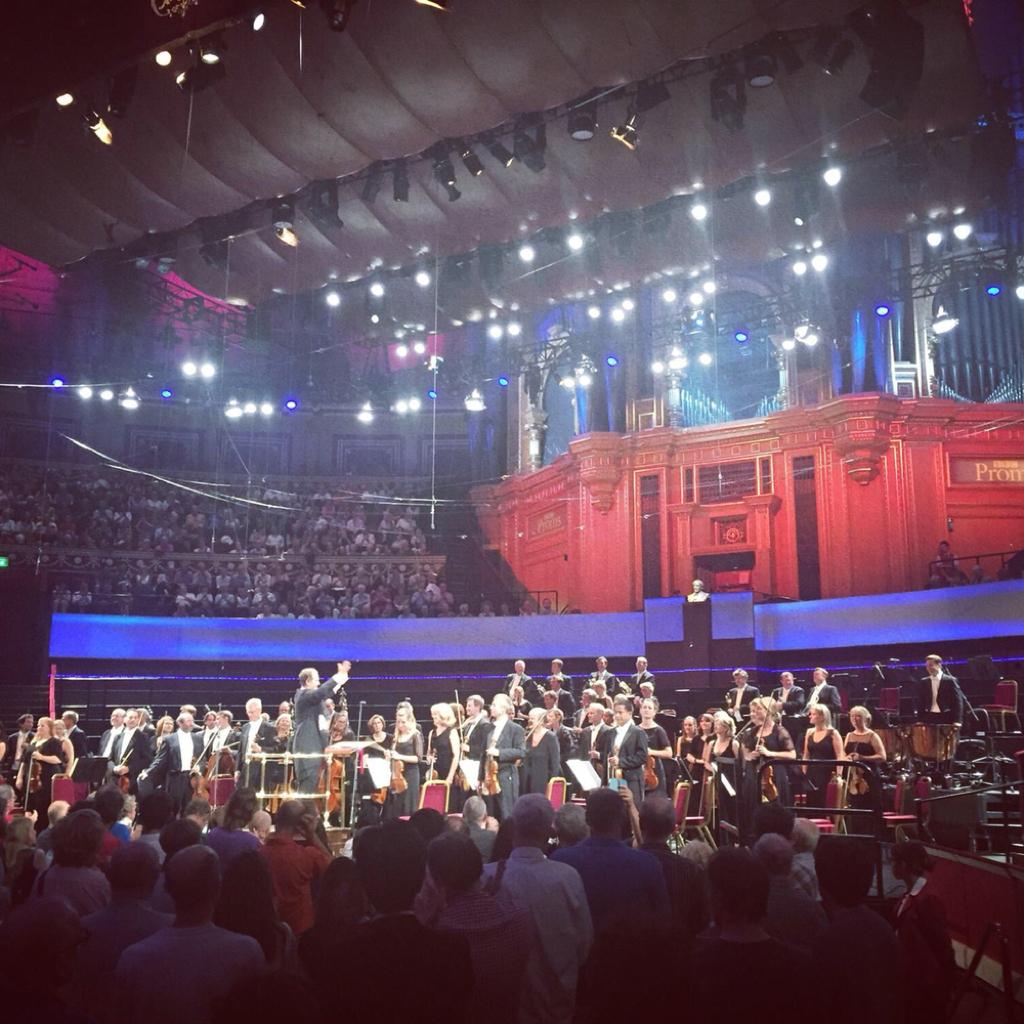 Symphony（交响乐) orchestra and piano