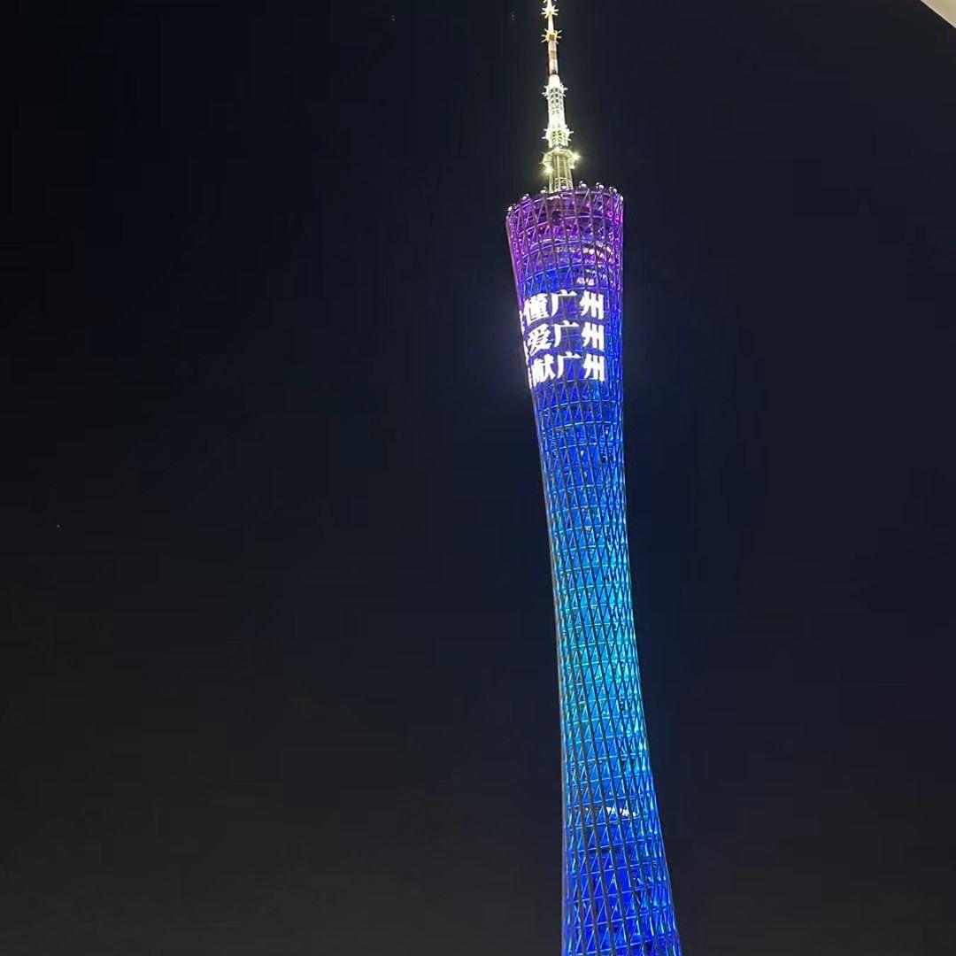 比心更痛的眼眸封面