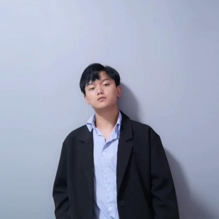 严小姐封面