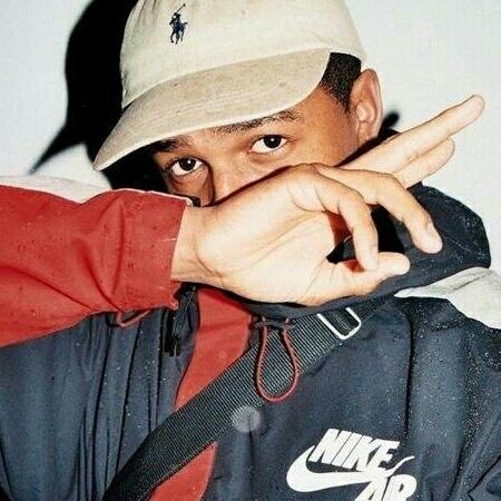 帅哥总是很晚睡969