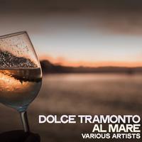 Dolce tramonto al mare