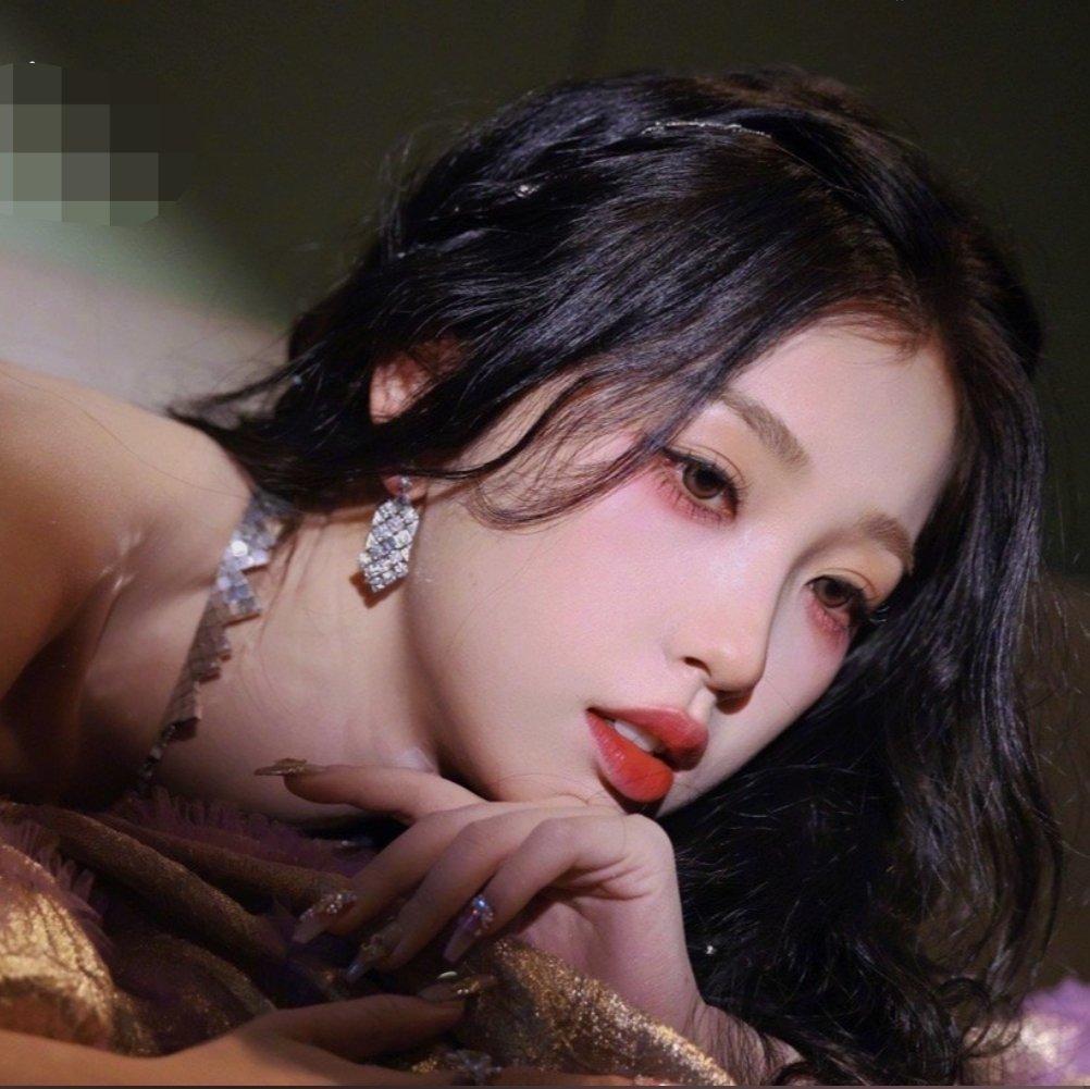 虞书欣中的Esther