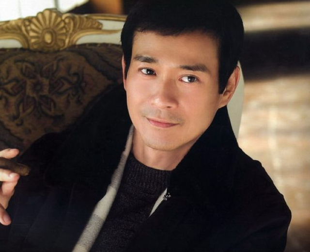 郑少秋