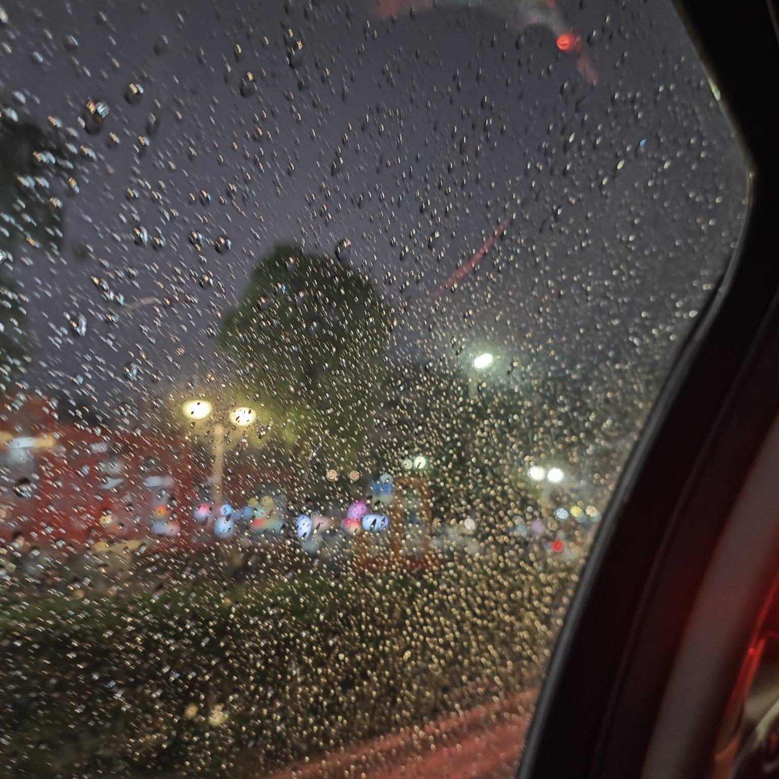 一缕青丝系何人