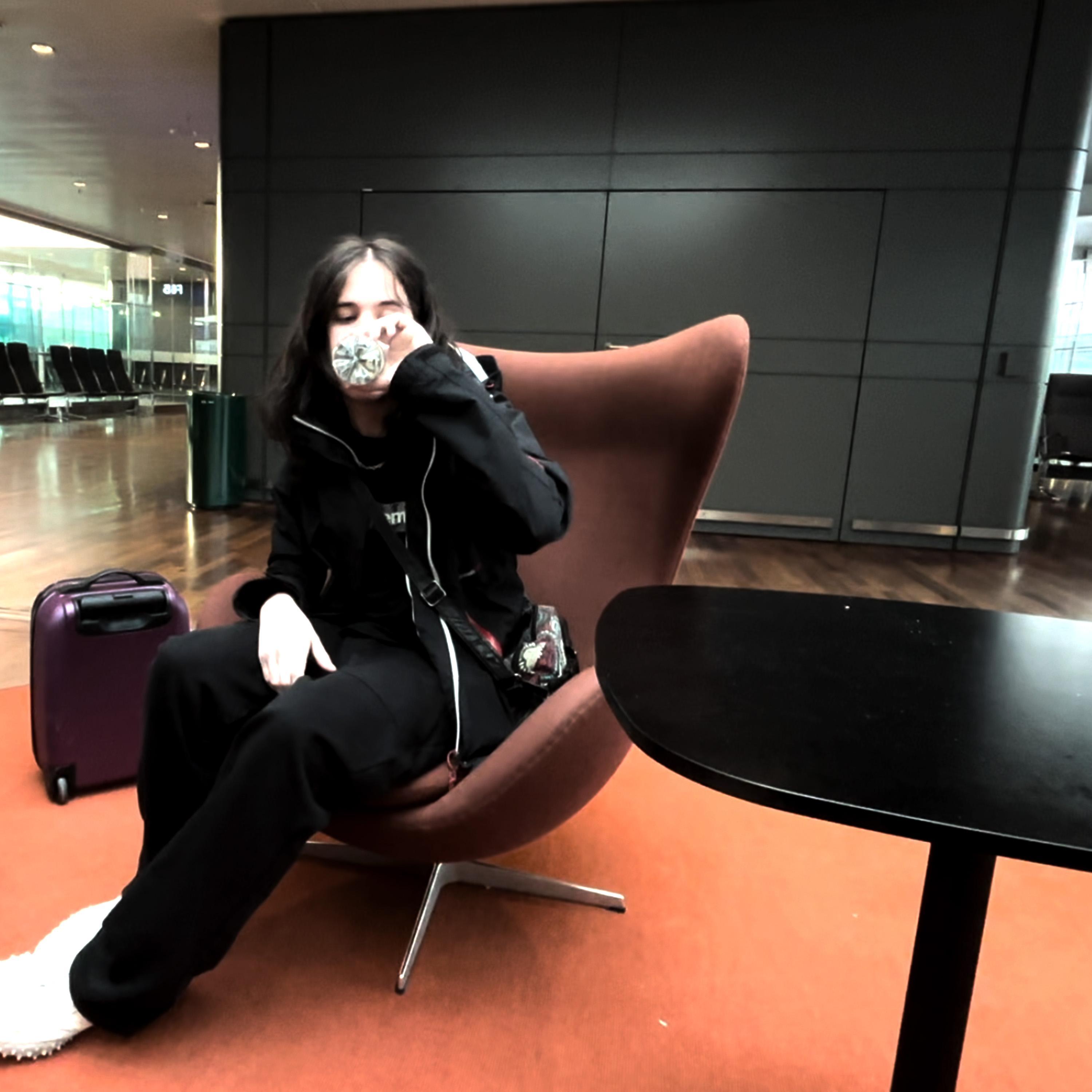 headphones (feat. kasper gem)