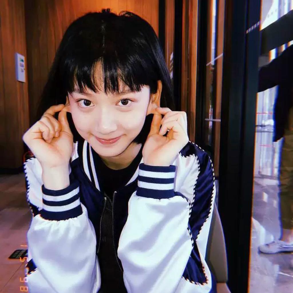 一口八個菠蘿油_