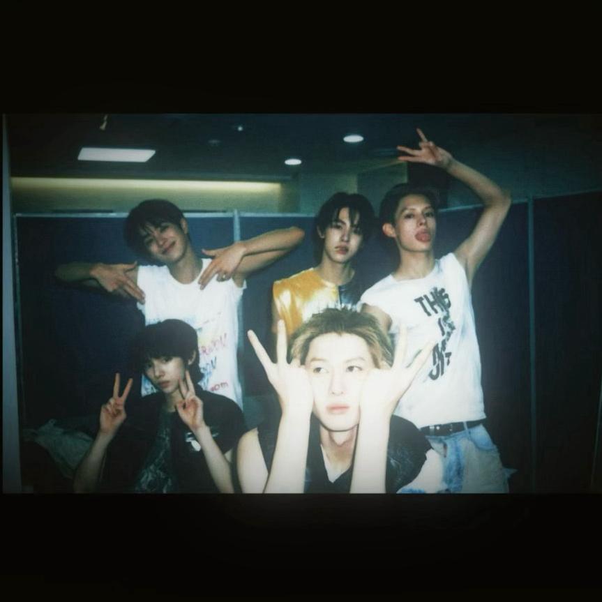 英·韩·纯音·孤悲·热烈