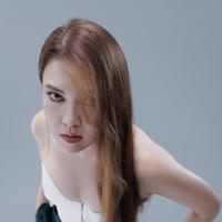 树莉莉 Serrini