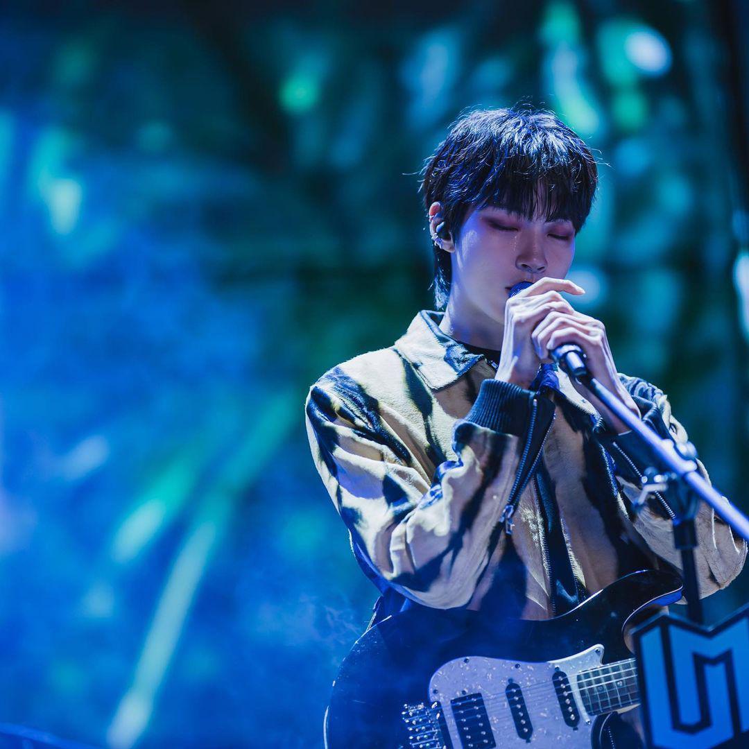 花盆_黄寅烨原声Live―《女神降临》（翻自 群星）封面