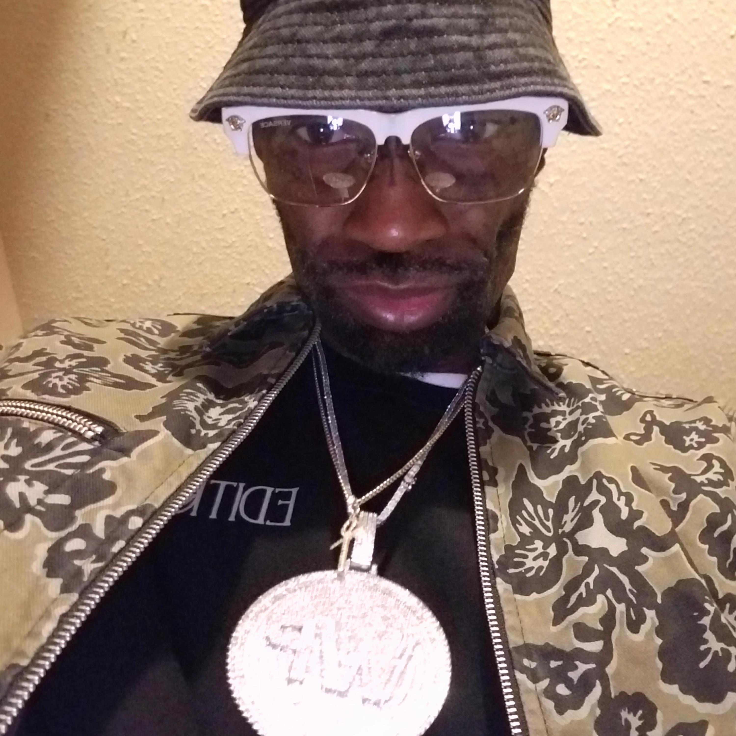 Y.U.M (M.B).. (Mixtape series (da ghost inside the vee))