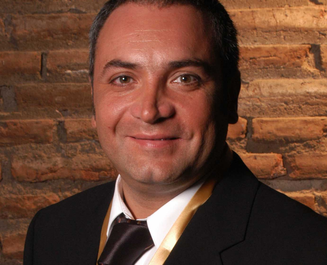 Luis Jara