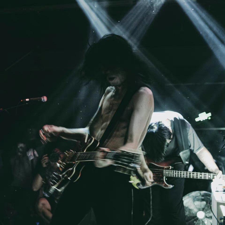 路过干净的潘西